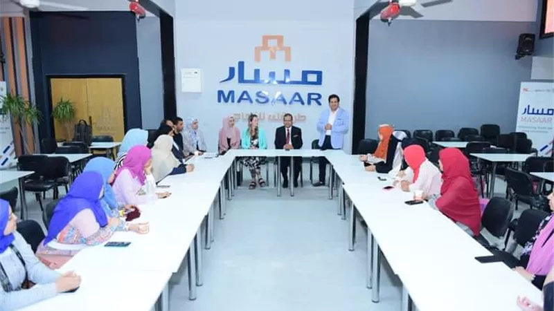 عبد الخالق يستقبل وفد أورنج كورنرز الهولندي لبحث سبل التعاون