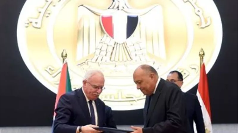 شكري للمالكي:مصر تتابع بقلق بالغ الأوضاع في الأراضي الفلسطنية