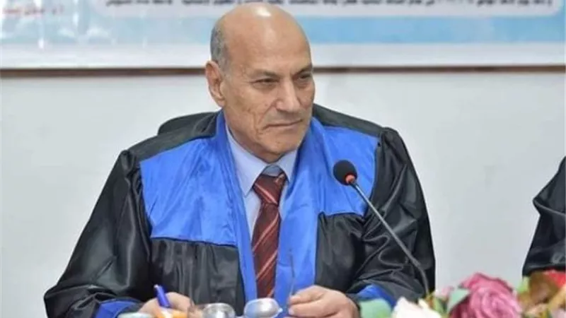 الدكتور عبدالرحيم الكردي الأستاذ بجامعة القناة يفوز بجائزة الدولة