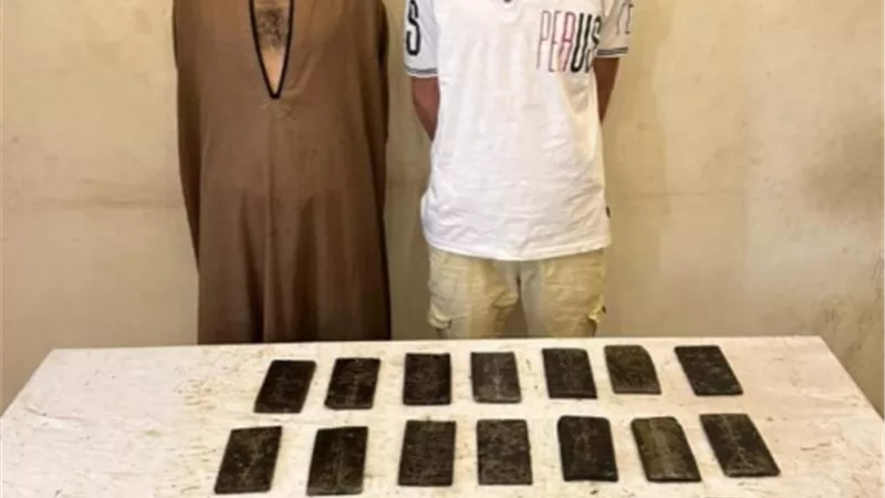 بحوزتهما 2 كيلو حشيش .. سقوط تاجرى مخدرات بالشروق