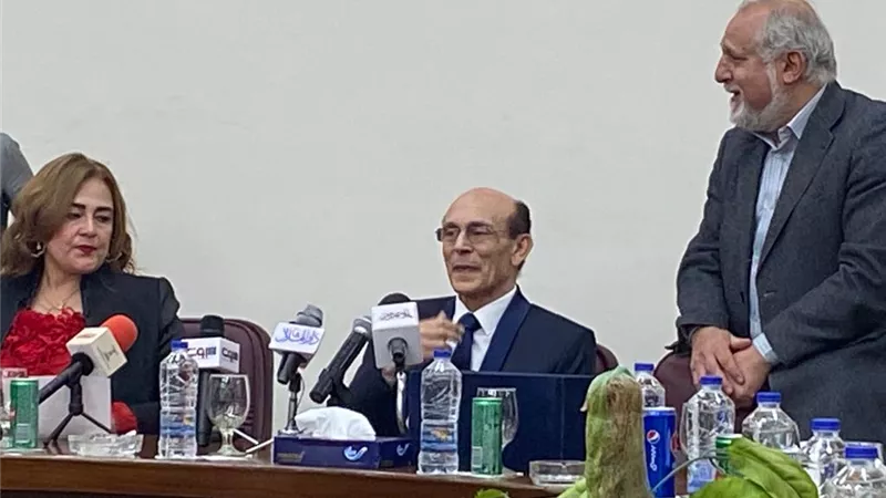 محمد صبحى يشكر الوطنية للصحافة بمناسبة تكريمه