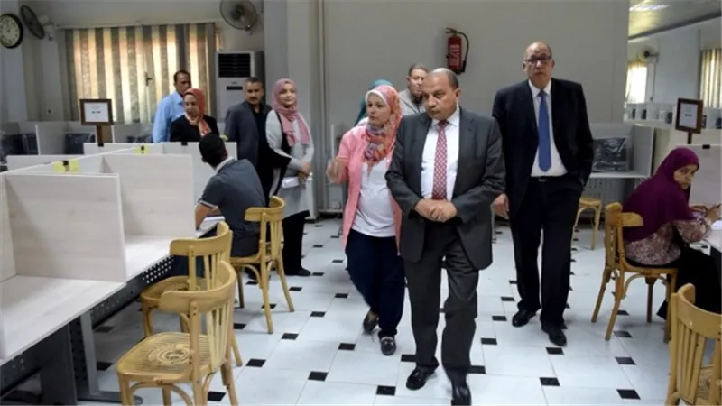 رئيس جامعة بني سويف يتفقد لجان الإمتحانات وغرف الكنترول
