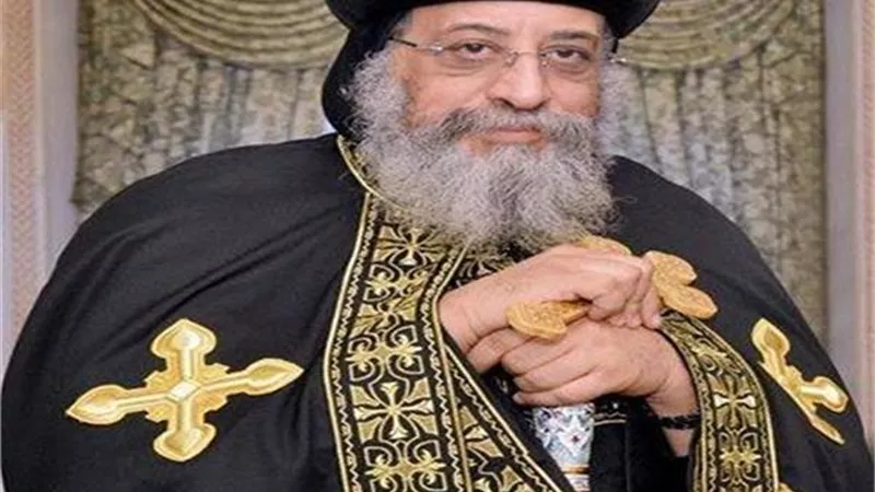بدء قداس عيد العنصرة برئاسة البابا تواضروس