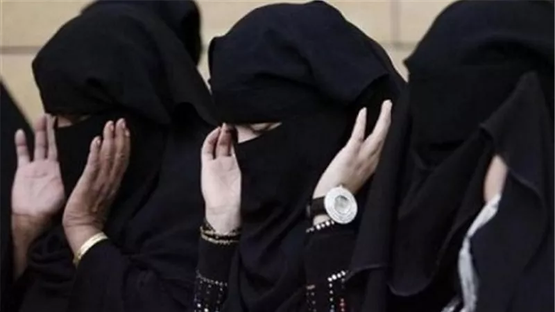 هل تصح صلاة المرأة بالنقاب؟..الإفتاء تجيب