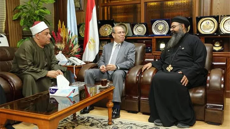 محافظ كفرالشيخ يستقبل وفد بيت العائلة و الكنيسة الانجيلية للتهنئة بعيد الفطر المبارك