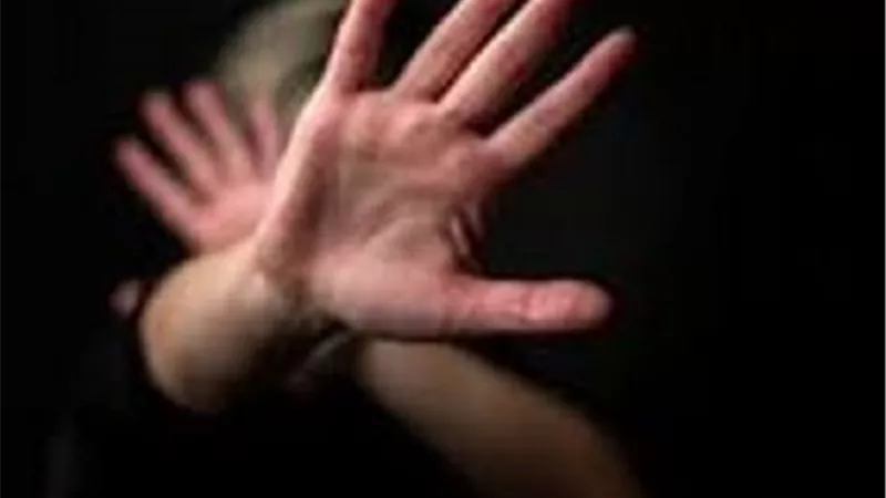 فتاة يتيمة تتهم عدة شباب باغتصابها بالمنصورة