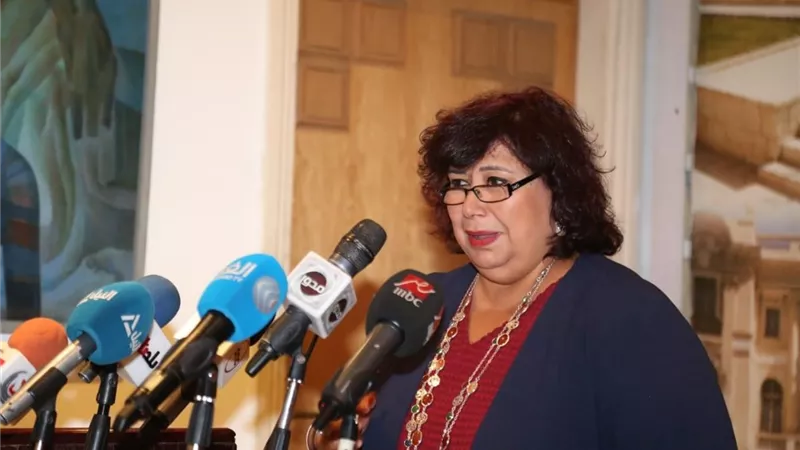 وزير الثقافة تعلن عودة الانشطة التشكيلية الدولية بعد توقف سنوات