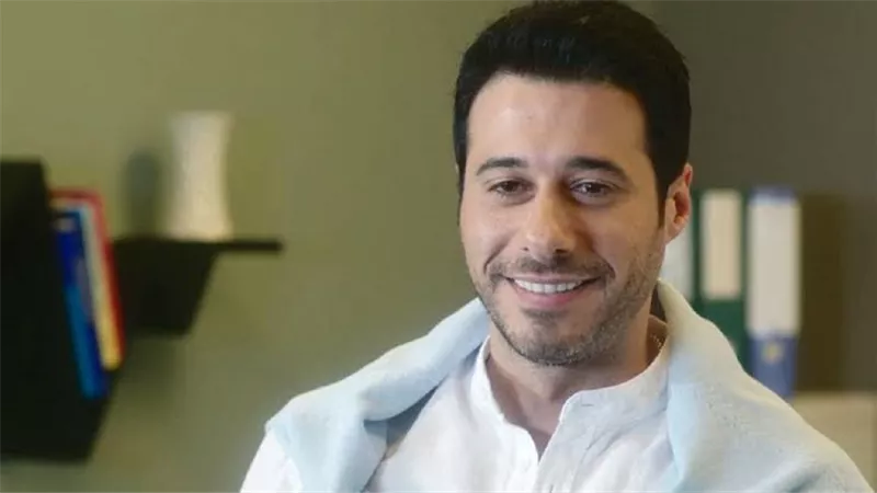 احمد السعدنى : 