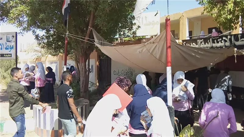 بدء لجان امتحانات الاقتصاد والاحصاء فى ثانى أيام الثانوية العامة بالوادى الجديد