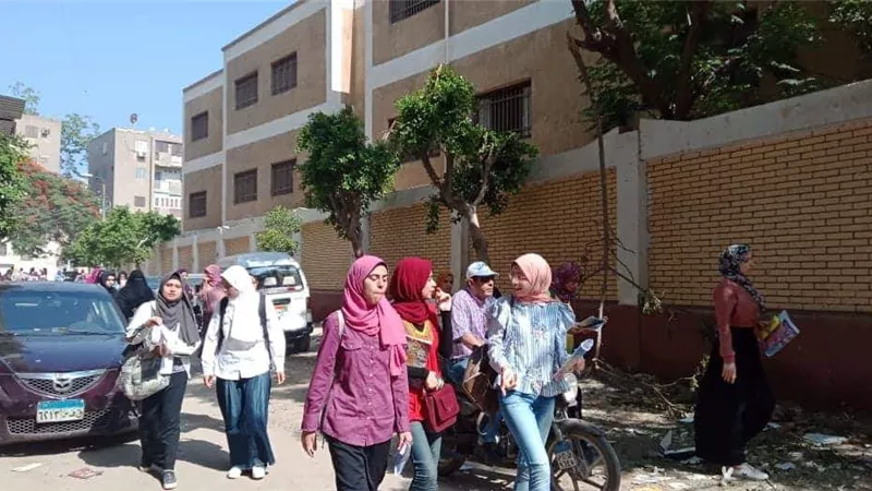 الإقتصاد يرسم البهجة علي وجوه طلاب الثانوية العامة بالقليوبية