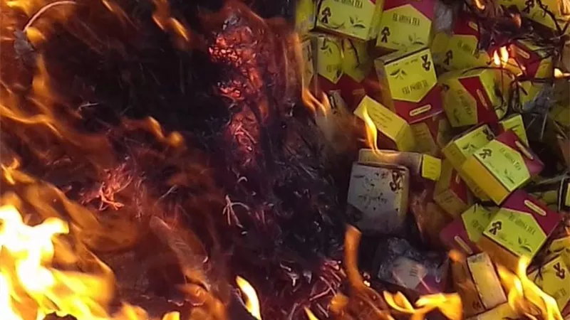 إعدام نصف طن شاى غير صالح للإستهلاك الآدمى بالأقصر