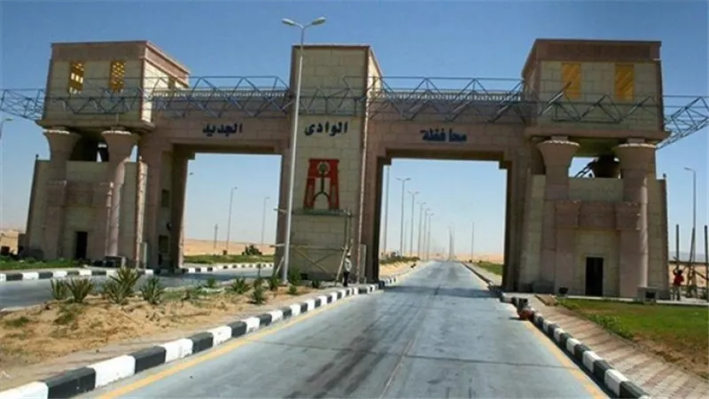 الإنتهاء من ٧٠ ٪ من خطة مشروعات الطرق الداخلية للعام الحالي بالوادي الجديد