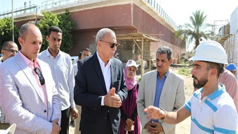 محافظ قنا يتفقد عددا من المشروعات الخدمية بدشنا