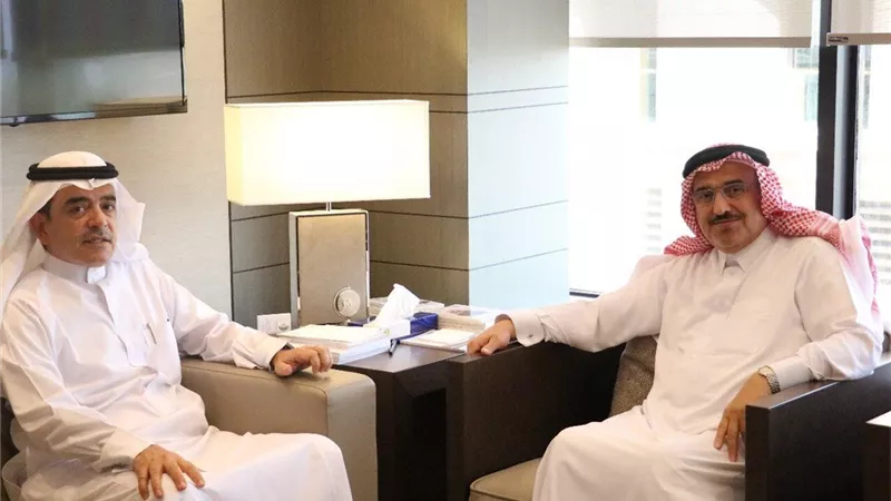 المدير العام للإيسيسكو يلتقي الأمين العام لجائزة الملك فيصل في الرياض
