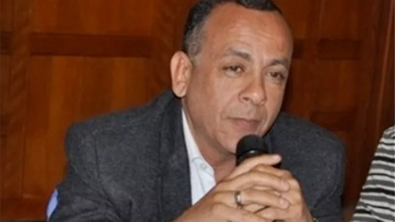 تعليق ناري من رئيس الأعلى للآثار بشأن بيع رأس 