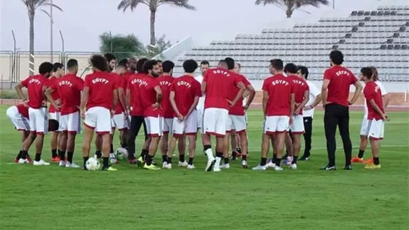 بالرغم من استبعادهم.. أجيرى يطلب من ثنائى سموحة الاستمرار فى معسكر المنتخب