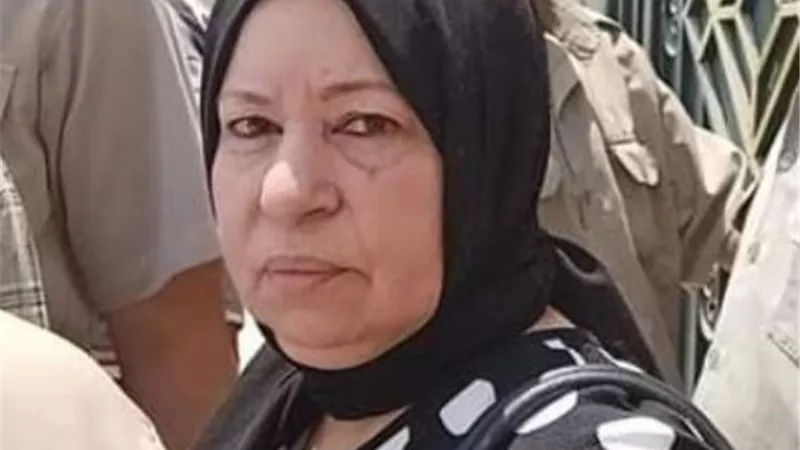 اهالي ضحايا حادث البحيرة يفترشون الارض داخل المستشفى