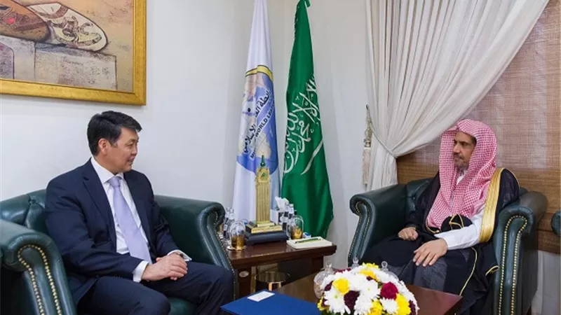 العيسى يستقبل السفير الكازاخستاني لدى المملكة ويؤكد حرص الرابطة على التعاون مع بلاده