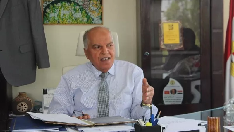 هيئة المعلمين توجه بسرعة الإنتهاء من الترميمات الطارئة بنادي الشاطئ.. صور