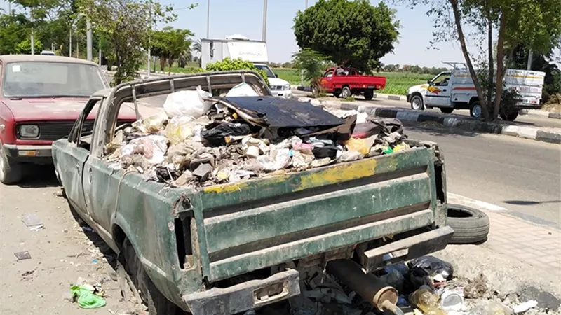 مدينة الأقصر تزيل قمامة 