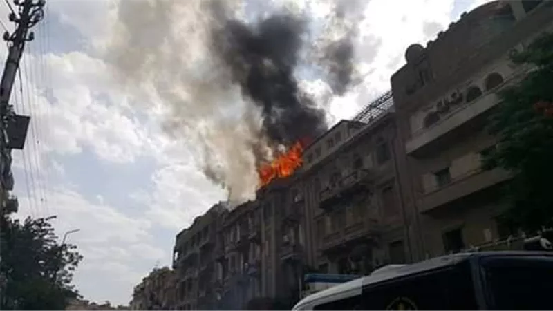 اندلاع حريق بعقاريين سكنيين بشارع دمشق بمصر الجديدة
