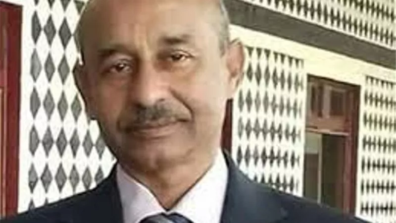 مدير الطرق والنقل بالأقصر : تطوير ارضيات اربعة اكمنة مرورية واستكمال خطة رصف الطرق بالمحافظة