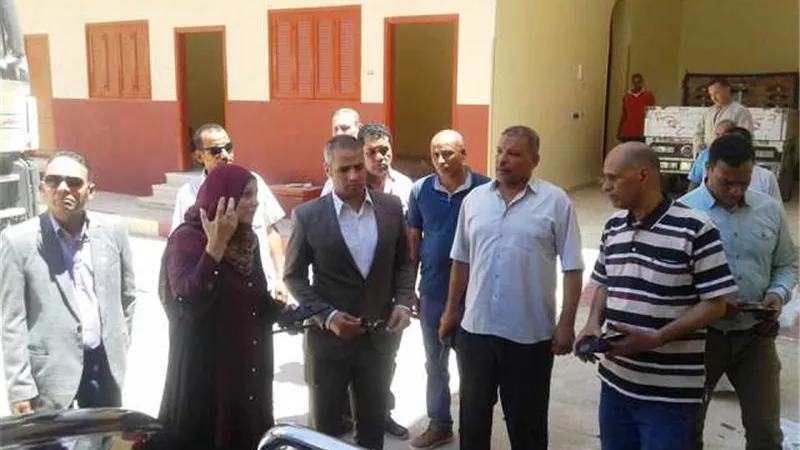 نائب محافظ أسيوط يزور القوصية لتفعيل منظومة الشباك الواحد.. بالصور