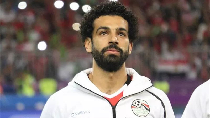 لهيطة يكشف حقيقة استبعاد صلاح من المنتخب