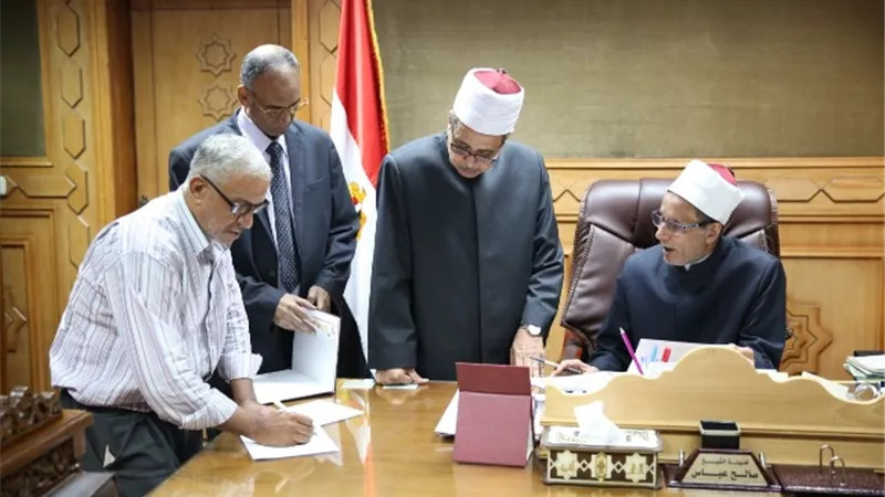 وكيل الأزهر يعتمد نتيجة الشهادتين الابتدائية والإعدادية