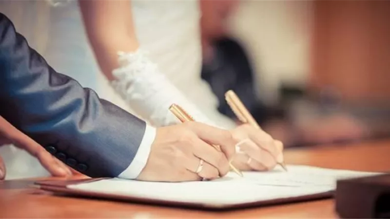 تعرف على رأى الدين فى تعيين المرأة بوظيفة مأذون