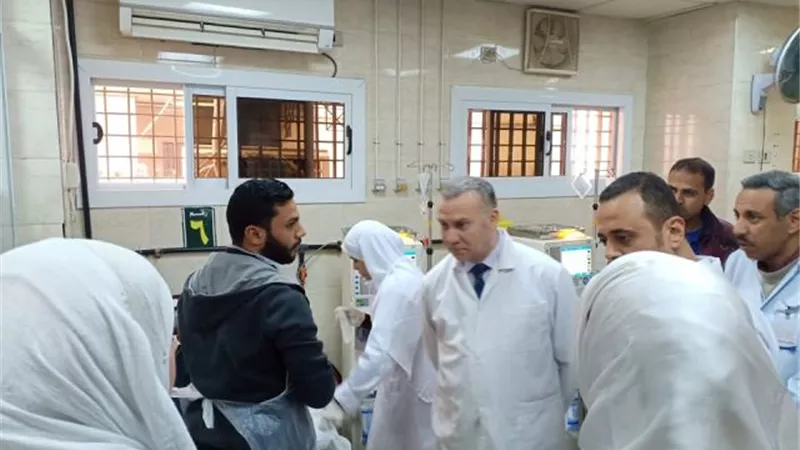 100 مريض يتلقون العلاج بوحدة الكلي بمستشفي المبرة بأسيوط - صور