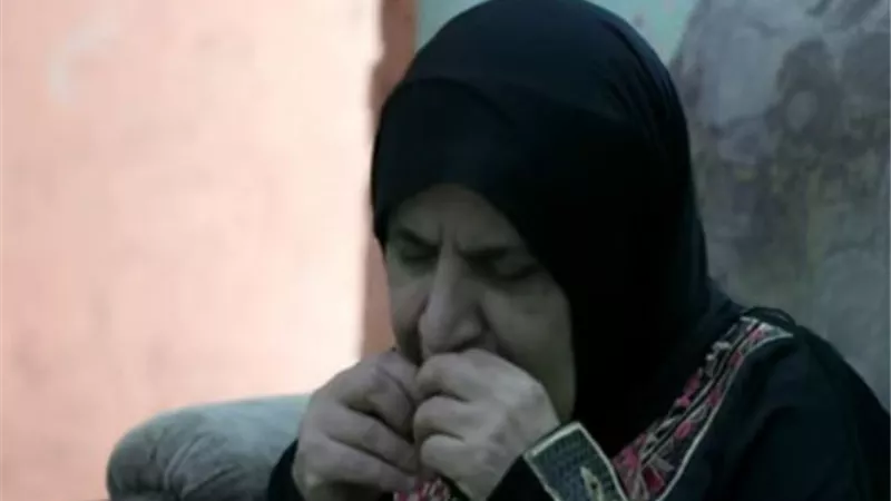 رغم فقدان بصرها.. مُلهمة مصرية تتحدى الإعاقة لتصبح أشهر مصممة لفنون التريكو.. فيديو