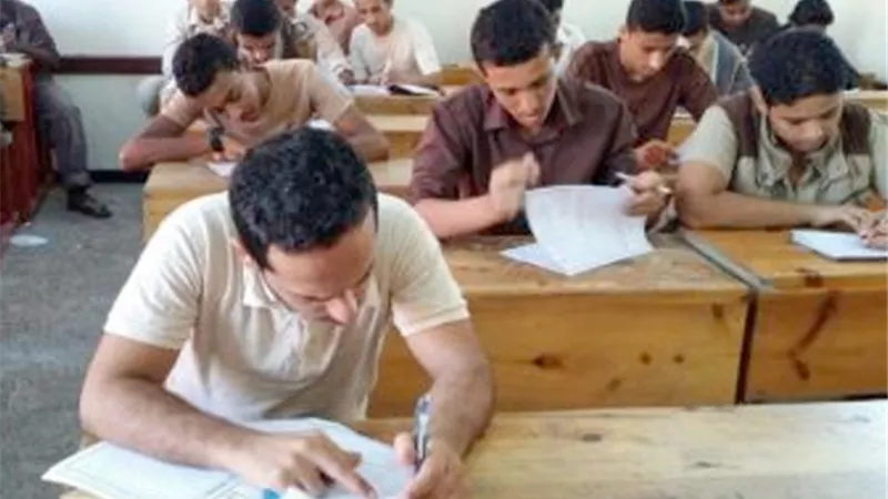 اغماء طالبتين بأمتحان اللغة الانجليزية فى بنى سويف