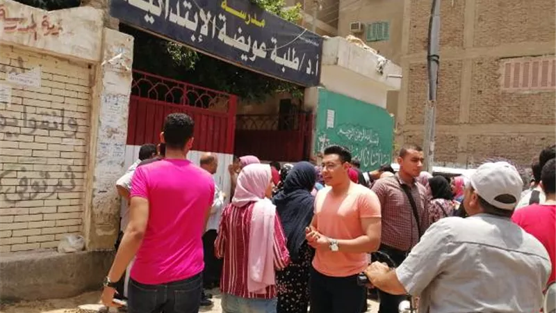 اللغة الانجليزية ترسم البسمة على وجوه طلاب الثانوية بالشرقية 