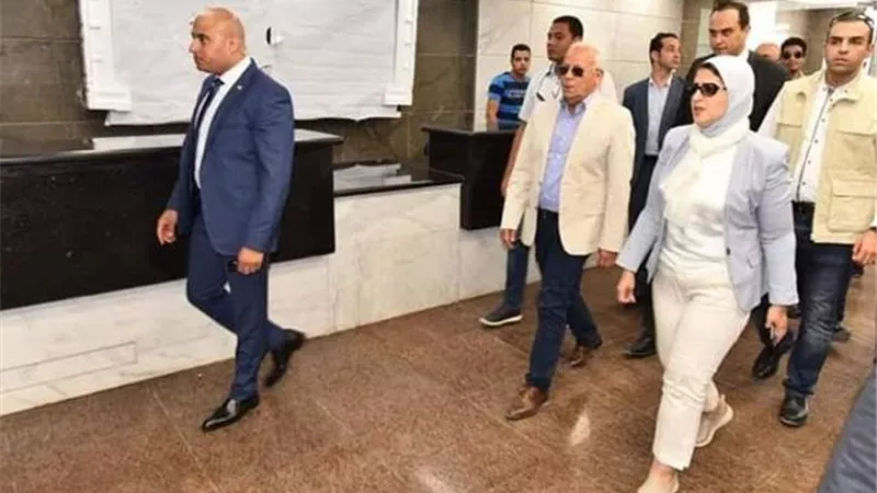 وزيرة الصحة ومحافظ بورسعيد يتفقدان التجهيزات الجارية بمستشفيي 
