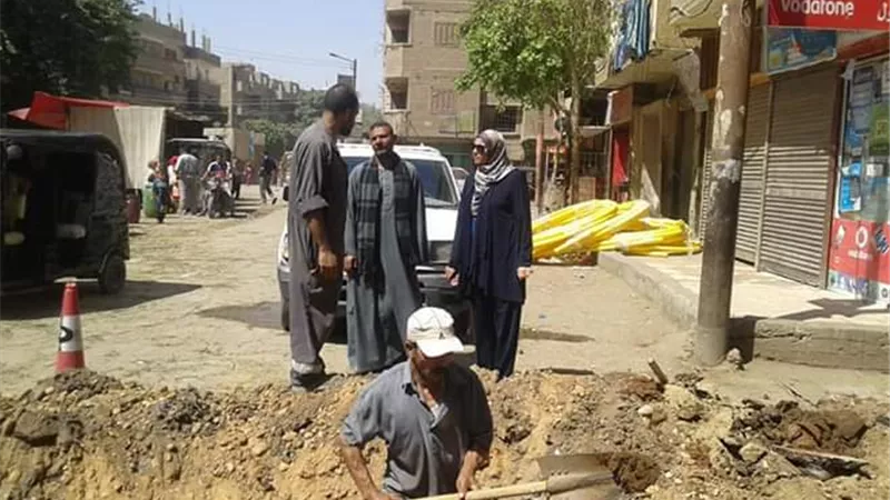 بالصور .. بدء تنفيذ مشروع الغاز الطبيعى بمدينة القوصية بأسيوط