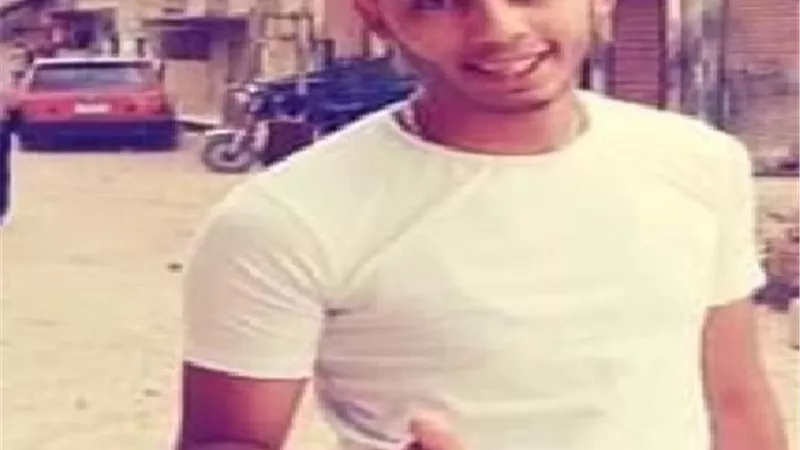 بالفيديوالدخيلة تودع الشاب محمد وحيد فى جنازة مهيبه