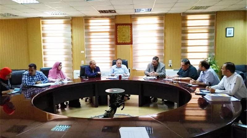 محافظ الشرقية يؤكد على الصيانة الدورية لمعدات الحملة الميكانيكية