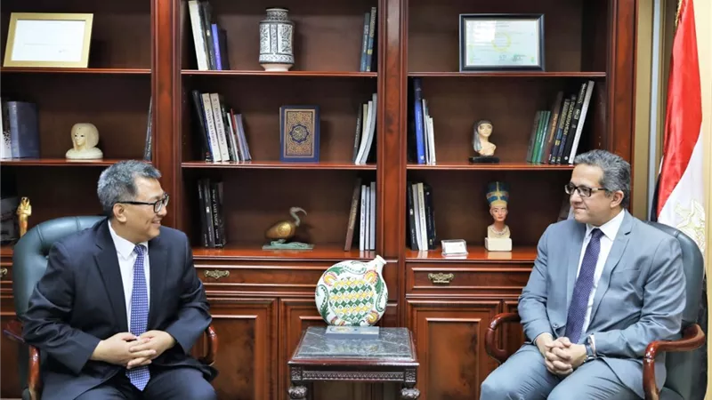 وزير الآثار يستقبل مدير متحف الصين القومي لإقامة معرض مصري ببكين