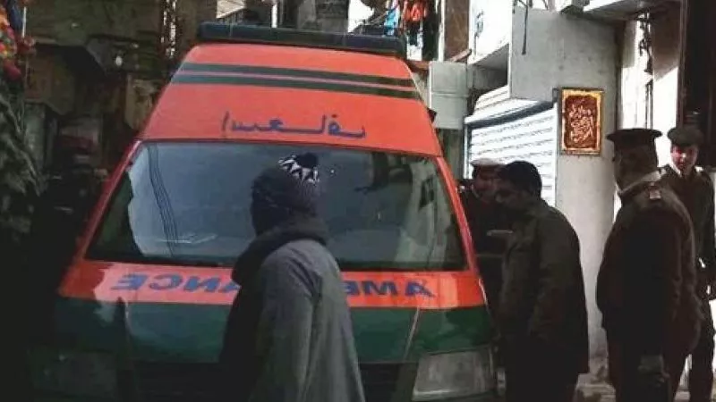 مصرع طفل سقط من أعلى السلم بالبحيرة