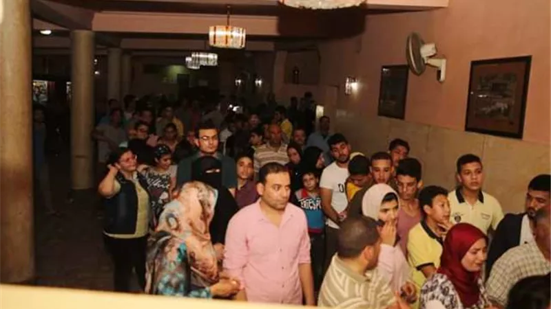 لليوم الثاني اقبال كبير لمشاهدة فيلم الممر بكفر الشيخ
