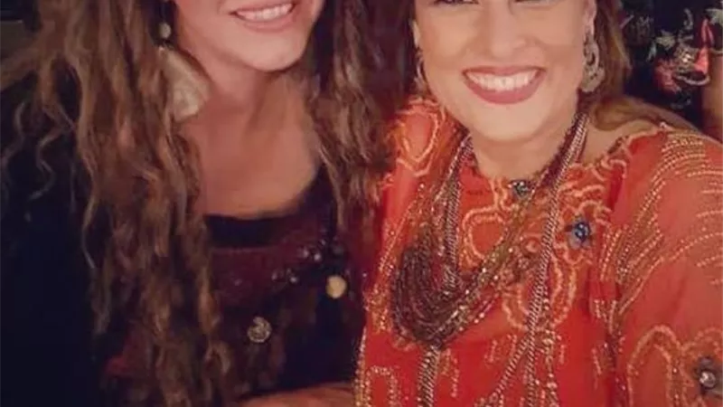 دنيا عبدالعزيز تهنئ سيمون بعيد ميلادها