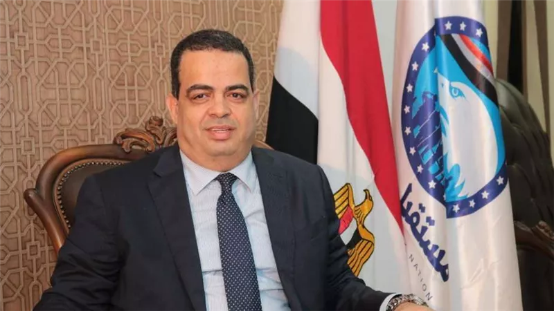 عصام هلال : مهنئا الدكتور هاني عازر نموذج مشرف رفع اسم مصر عاليا