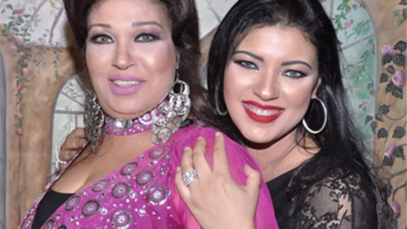 نشطاء يتداولون صور لفستان ابنة فيفى عبده على التواصل الاجتماعى