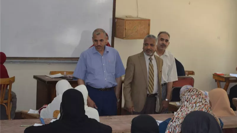 نائب رئيس جامعة الازهر يتفقد لجان امتحانات كلية البنات الإسلامية بأسيوط