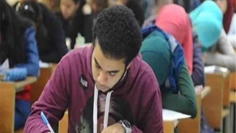 عمليات الثانوية العامة..ضبط الطالب المسئول عن تصوير اجزاء من اسئلة الاستاتيكا