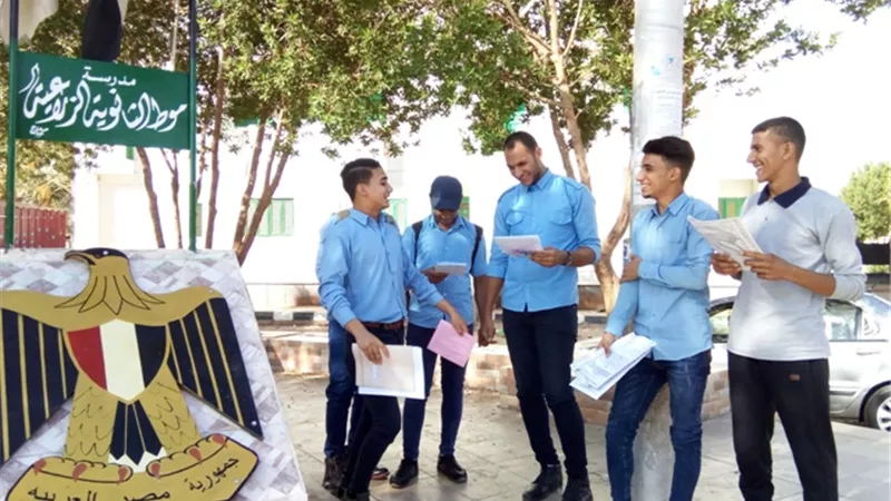 السهل الممتنع لسان حال طلاب الثانوية العامة عن امتحان الاستاتيكا بالوادى الجديد