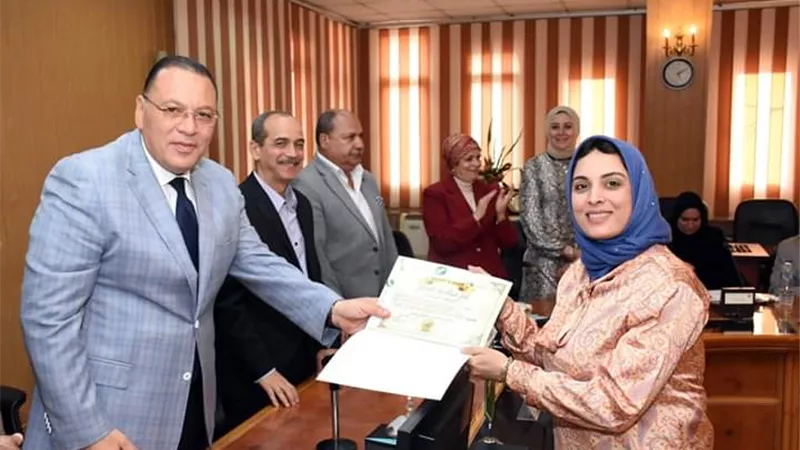 غراب يُكرم جميع المشاركين في إعداد الخطة الإستراتيجية وجائزة مصر للتميز الحكومي