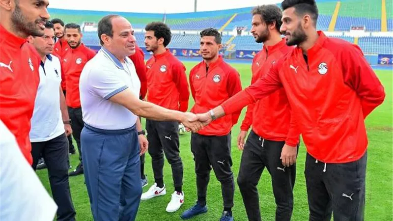 عبد الرحيم على : زيارة السيسي لنجوم المنتخب ستمثل حافزا كبيرا لهم للفوز البطولة
