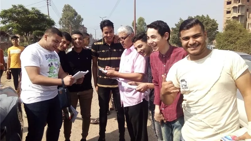 طلاب الثانوية العامة بالمنوفية : الوقت غير كاف لإجابة امتحان الاستاتيكا 2019
